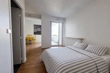 GRAND STUDIO MEUBLÉ AVEC BALCON – PARIS 15ᵉ