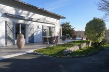 ASCAIN Superb renovated family home with mountain views 