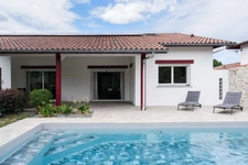 Exceptional contemporary house with swimming pool – Elegance, comfort and energy efficiency in the heart of Larressore