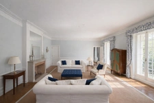 Biarritz – Elegance and prestige in a historic residence with park, swimming pool and tennis 