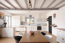 🌿 Family home with two separate living spaces – 240 m² – Land 1126 m² – Exclusive listing