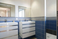 ANGLET CHASSIN — UN ATTIQUE DE STANDING POUR VIVRE AUTREMENT