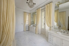 Biarritz – Elegance and prestige in a historic residence with park, swimming pool and tennis 