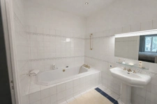 Biarritz – Elegance and prestige in a historic residence with park, swimming pool and tennis 