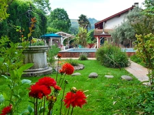 Exceptional 18th century residence, home and tourist activity in the heart of the Basque Country!