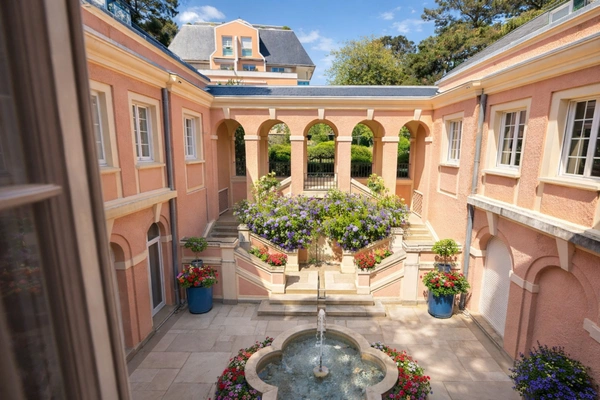 Biarritz – Élégance et prestige dans une demeure historique avec parc, piscine et tennis 