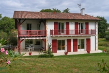 Entre authenticité basque et art de vivre, une propriété familiale d’exception aux portes de Saint-Jean-de-Luz