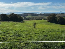 ORTHEZ TERRAIN CONSTRUCTIBLE AVEC VUE IMPRENABLE SUR LES PYRÉNÉES 