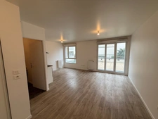 Charmant studio refait à neuf avec terrasse et parking – Éragny-sur-Oise (rue des Charmilles)