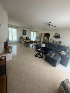 Saint-Sauveur – Élégante maison familiale de 151 m² sur un terrain de 1 600 m²