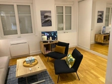 BIARRITZ CENTRE – T1 BIS MEUBLÉ 29,66 M² – BAIL MOBILITÉ 10 MOIS – 700 € CC