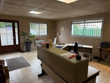 À VENDRE – MURS D’ENTREPÔT AVEC BUREAUX – 950 m² – SECTEUR PAU EST