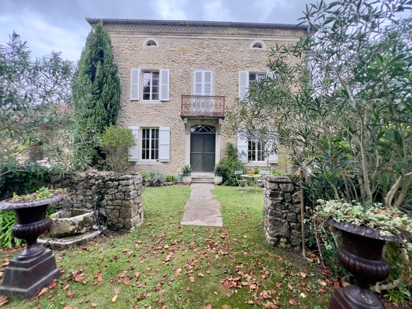 Demeure de charme – 6 pièces – 375 m²