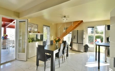 Maison Familiale Contemporaine avec Piscine à Saint-Pée-sur-Nivelle
