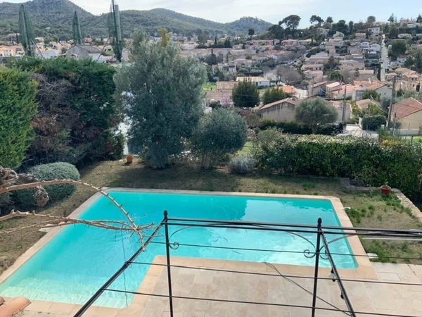 Dpt Bouches du Rhône (13), à vendre  maison P5  - Terrain de 630  