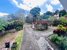 À vendre - Maison T7 de 201 m² + 100 m² non habitable sur un terrain de 1493 m² - LE MARIN (972)