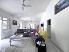 À vendre - Maison T7 de 201 m² + 100 m² non habitable sur un terrain de 1493 m² - LE MARIN (972)