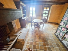 Maison à fort potentiel 183m2 habitable, grands garages, piscine, terrasse