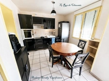 Immeuble de 3 appartements avec garages et jardins