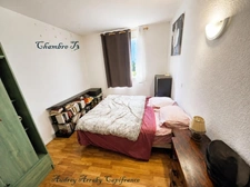 Immeuble de 3 appartements avec garages et jardins