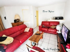 Immeuble de 3 appartements avec garages et jardins