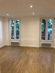Dpt Paris (75), à louer PARIS 14EME ARRONDISSEMENT  GRAND STUDIO  34 m²