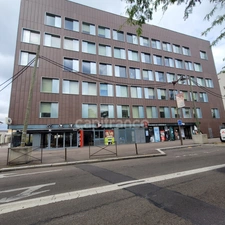 Dpt Yvelines (78), à vendre MANTES LA JOLIE locaux commerciaux et bureaux