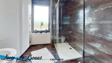 6-room apartment of 132m² with parking, garden, balcony and courtyard, and commercial premises