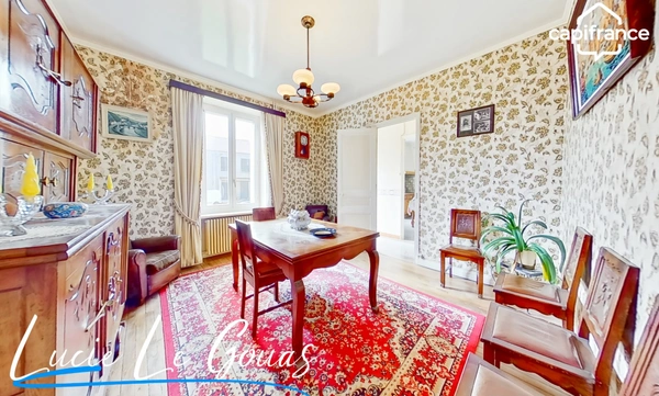 Corps de ferme de 154m² habitable avec grange, dépendances, jardin et verger – Bazailles