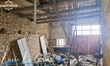 250m² house to renovate in Grand-Failly, with garden, barn and garage.