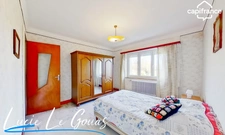 Maison individuelle de 186m² , 6 chambres, 2 garages, grand jardin.