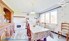Maison individuelle de 186m² , 6 chambres, 2 garages, grand jardin.