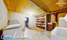 Maison individuelle de 186m² , 6 chambres, 2 garages, grand jardin.