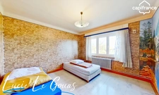 Maison individuelle de 186m² , 6 chambres, 2 garages, grand jardin.