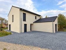 Maison individuelle de 133m², 4 chambres, jardin, garage et terrasse