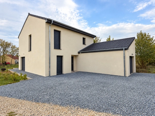 Maison individuelle de 133m², 4 chambres, jardin, garage et terrasse
