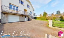 Maison individuelle de 186m² , 6 chambres, 2 garages, grand jardin.