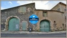 Proche Pezenas Remise avec Garage, hangar et cour 