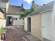 Au centre de Courville-Sur-Eure - maison de 83 m², trois chambres, vie de plain pied