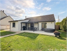 Courville-Sur-Eure, maison de plain pied, rénovée entièrement - 3 chambres, terrain clos de 2428 m²