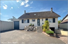 Courville-sur-Eure, belle maison de 193 m², 4 chambres, véranda, garages - 1926 m² de terrain 
