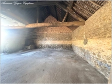 Propriété: maison de 120 m², 3 chambres, 150 m² de dépendances, terrain clos 2810 m² à 8 min de Chartres