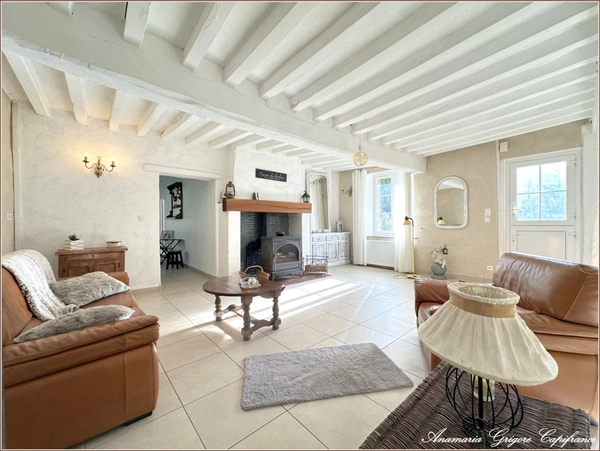 Le Favril ( 28190) Longère rénovée de 136 m², terrain clos de 2193 m² Paris à 1h20