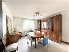Courville-sur-Eure, belle maison de 193 m², 4 chambres, véranda, garages - 1926 m² de terrain 