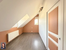 Maison de caractere - renovée entierement - 143 m² habitable, 4 chambres( dont une en RDC)