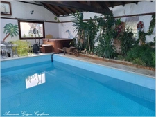 Exceptionnelle maison de ville à Courville : 250m², 6 chambres & piscine Intérieure – À 15 min de Chartres