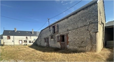 Loigny-La-Bataille - Maison de village - à rénover, combles aménageables, nombreuses dépendances, terrain 1 000 m²