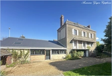 Propriété unique-deux maisons attenantes: 7 chambres, 4 salles d'eau, terrain clos de 1503 m²