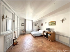 Exceptionnelle maison de ville à Courville : 250m², 6 chambres & piscine Intérieure – À 15 min de Chartres