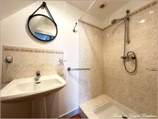 Exceptionnelle maison de ville à Courville : 250m², 6 chambres & piscine Intérieure – À 15 min de Chartres